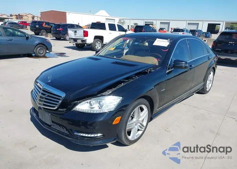 2012 Mercedes-Benz S 550 из США, поврежденный, VIN WDDNG7DB7CA463070